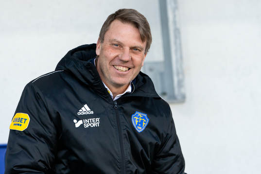 Falkenbergs tränare Hans Eklund före fotbollsmatchen i