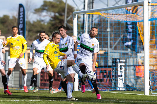 Falkenbergs Melker Nilsson med målchans