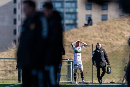 GAIS Daniel Sterner kliver av