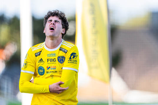 Falkenbergs Matthew Garbett har ont