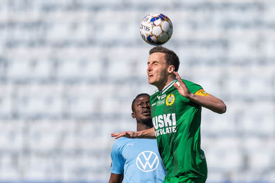 Malmö FFs Bonke Innocent och Hammarbys Jeppe Andersen