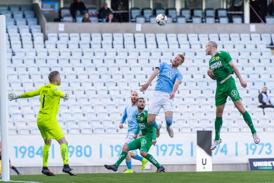 Hammarbys målvakt David Ousted och Jon Gudni Fjoluson