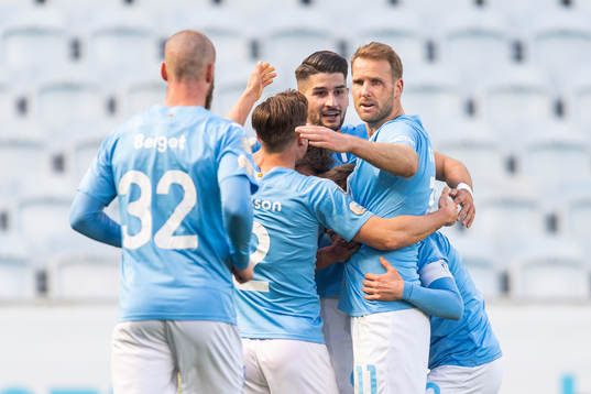 Malmö FFsAntonio Colak och Ola Toivonen jublar med Sören