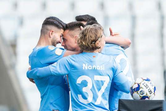 Malmö FFs Antonio Colak jublar med Jonas Knudsen som gjort