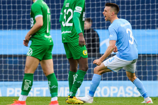 Jonas Knudsen jublar