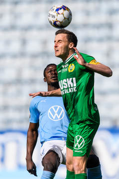 Hammarbys Jeppe Andersen och Malmö FFs Bonke Innocent