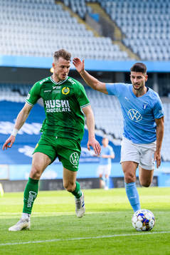 Hammarbys Richard Magyar och Malmö FFs Antonio Colak