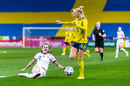 Tierna Davidson of USA and Sofia Jakobsson of Sweden
