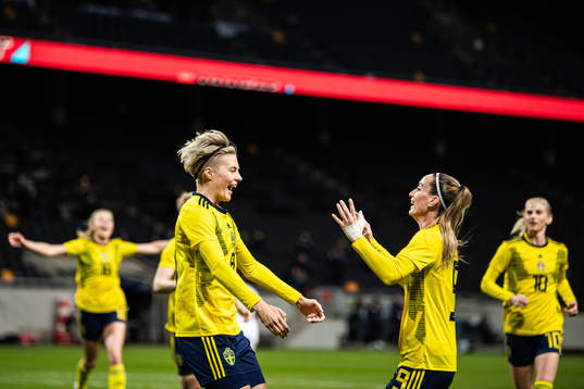 Lina Hurtig celebrates with Kosovare Asllani of Sweden
