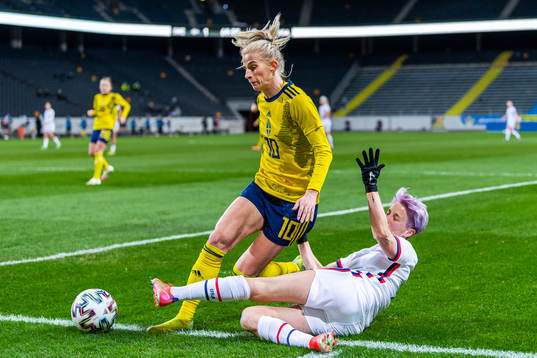 Sofia Jakobsson of Sweden and Megan Rapinoe of USA