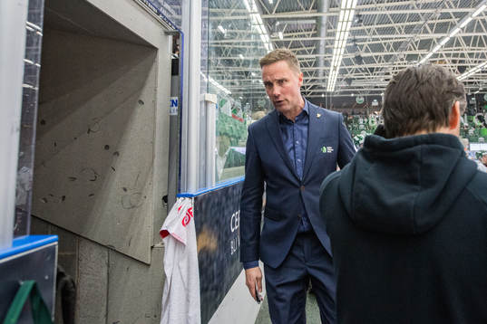 Frölundas tränare Roger Rönnberg deppar
