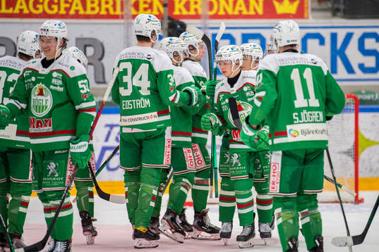 Rögles Adam Edström och Samuel Jonsson jublar