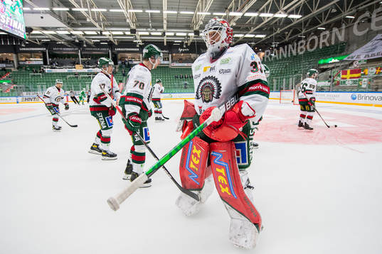 Frölundas målvakt Johan Mattsson deppar