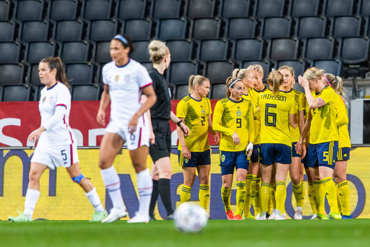 Lina Hurtig of Sweden celebrates with team mates