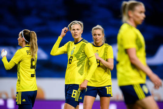Kosovare Asllani, Lina Hurtig and Fridolina Rolfö of Sweden