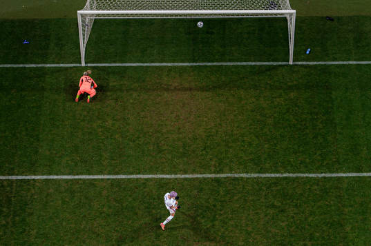 Megan Rapinoe of USA scores the 1-1 goal with a penalty
