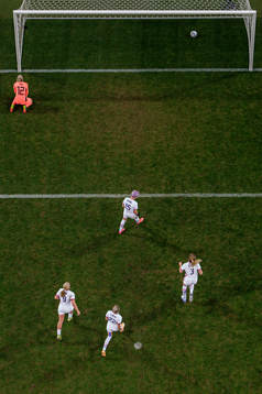 Megan Rapinoe of USA celebrates  the 1-1 goalbehind