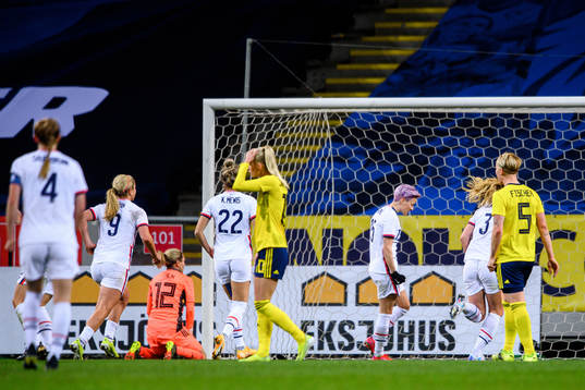 Megan Rapinoe of USA celebrates the 1-1 goal behind
