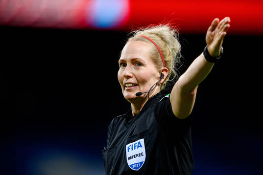 Referee Lina Lehtovaara