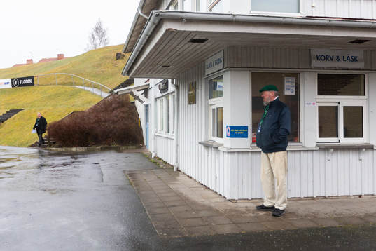 En stängd godiskiosk