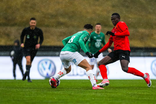 Jönköpings Moustafa Zeidan och Vasalunds Mai Traore