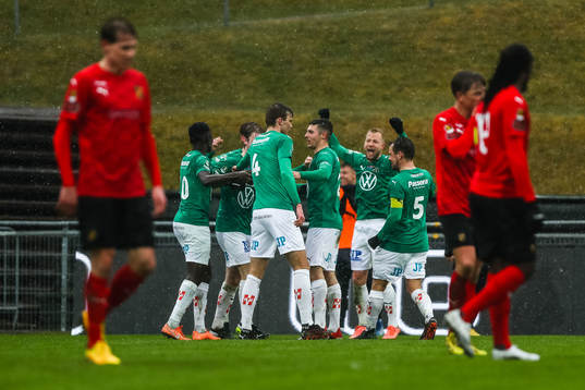 Jönköpings  spelare jublar