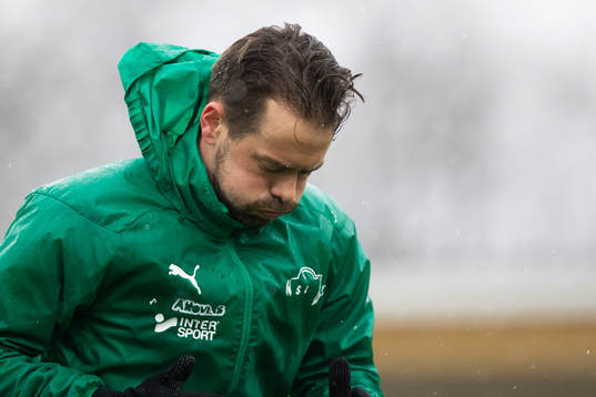 Jönköpings  Fredric Fendrich värmer upp