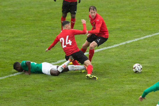 Jönköpings  Eric Johana Omondi och Vasalunds Adam Id