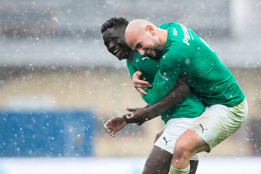 Jönköpings Eric Johana Omondi  och Perparim Beqaj jublar