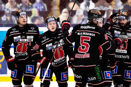 Örebros Linus Öberg jublar
