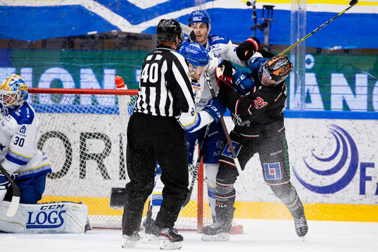 Bråk mellan Leksands Matt Caito , Peter Cehlarik och