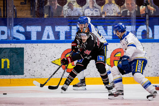Örebros Emil Larsson och Leksands Jonas Ahnelöv