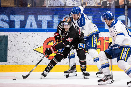 Örebros Emil Larsson och Leksands Jonas Ahnelöv