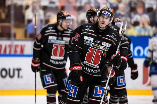 Örebros Emil Larsson jubel