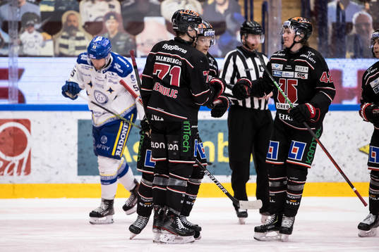 Örebros Kalle Jellvert jubel