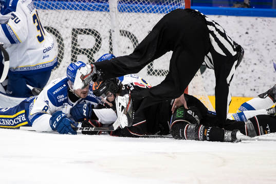 +under kvartsfinal ett i SHL mellan Leksand och Örebro