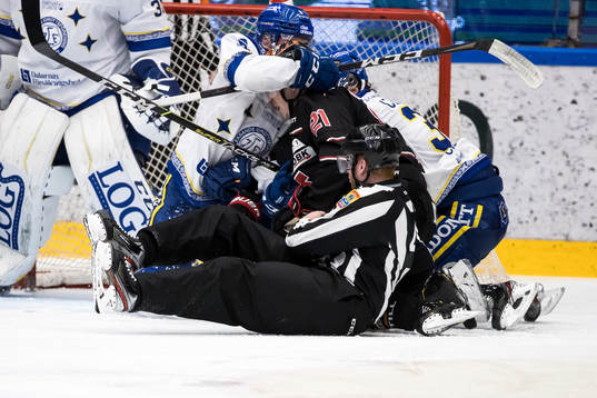 Leksands Matt Caito och Örebros Linus Öberg och