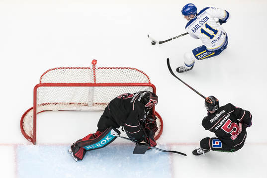 Leksands Martin Karlsson och Örebros målvakt Jhonas