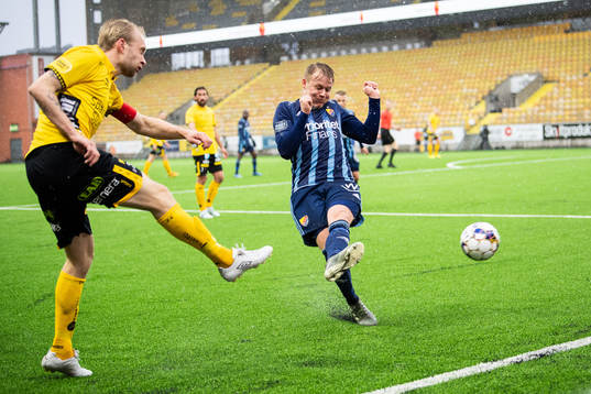 Djurgårdens Elliot Käck och Elfsborgs Johan Larsson