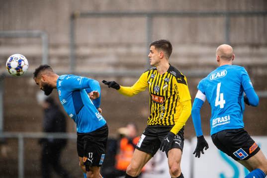 Halmstads Phil Ofosu-Ayeh och Andreas Johansson