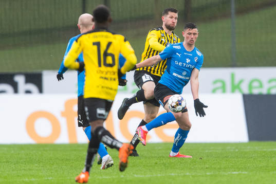 Häckens Joona Toivio och Halmstads Markus Antonsson