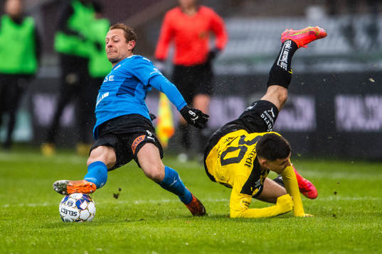 Halmstads Joel Allansson och Häckens Ali Youssef