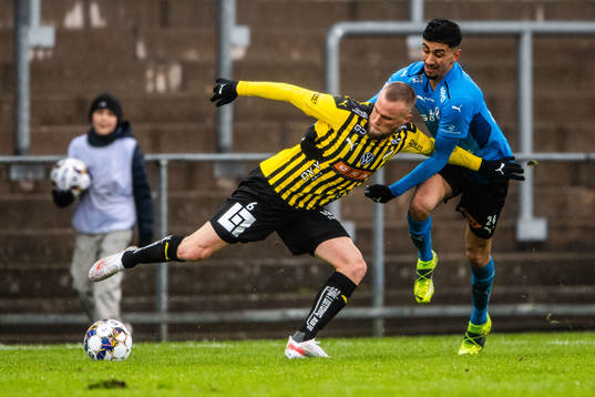 Häckens Alexander Faltsetas och Halmstads Amir Al-Ammari