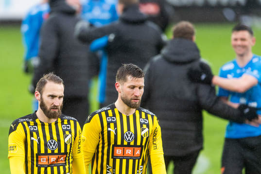 Häckens Oskar Sverrisson och Joona Toivio deppar