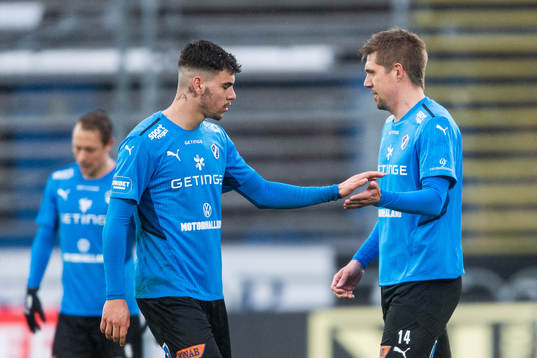 Halmstads Edvin Kurtulus jublar med målskytten till 1-0