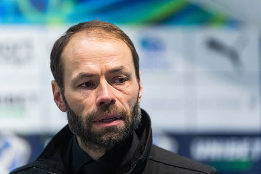 Häckens tränare Andreas Alm på presskonferensen