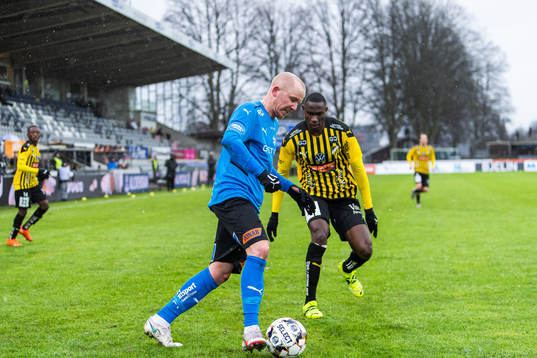 Halmstads Simon Lundevall och Häckens Godswill Ekpolo