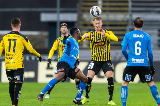 Halmstads Sadat Karim och Häckens Gustav Berggren