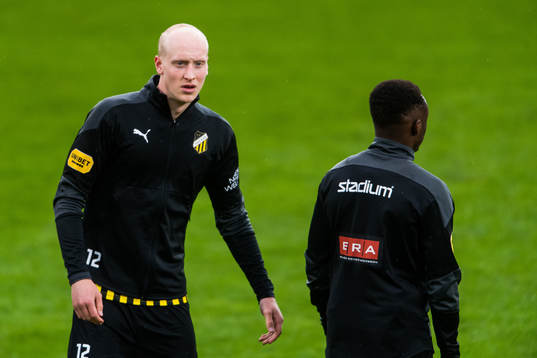 Häckens Valgeir Fridriksson och Benie Adama Traore