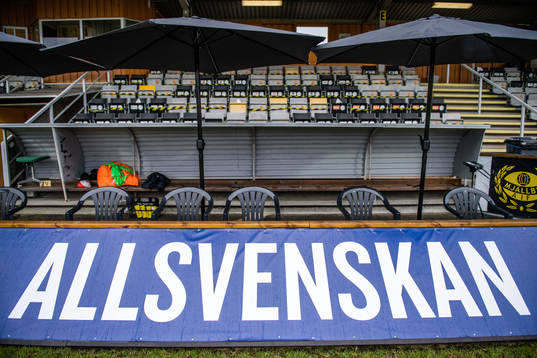 Tomma läktaren